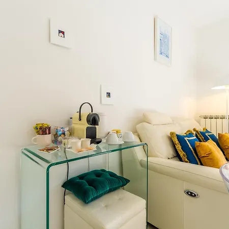 Suite Des Etrangers -Appartamento In Centro-City Center Apartment-Parcheggio Privato- Private Parking