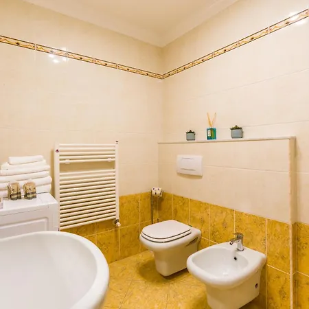 Suite Des Etrangers -Appartamento In Centro-City Center Apartment-Parcheggio Privato- Private Parking Σαν Ρέμο