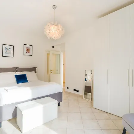 Suite Des Etrangers -Appartamento In Centro-City Center Apartment-Parcheggio Privato- Private Parking