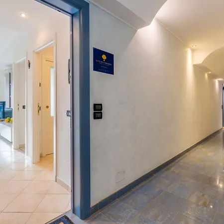 Suite Des Etrangers -Appartamento In Centro-City Center Apartment-Parcheggio Privato- Private Parking *