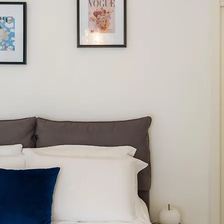 Suite Des Etrangers -Appartamento In Centro-City Center Apartment-Parcheggio Privato- Private Parking