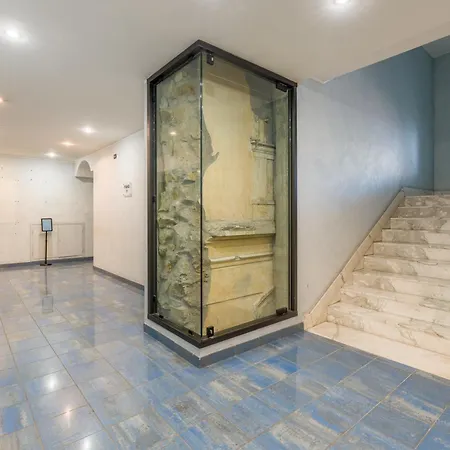 Suite Des Etrangers -Appartamento In Centro-City Center Apartment-Parcheggio Privato- Private Parking *