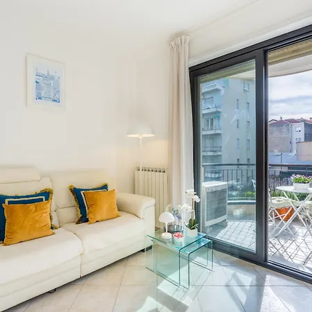 Διαμέρισμα Suite Des Etrangers -Appartamento In Centro-City Center Apartment-Parcheggio Privato- Private Parking *