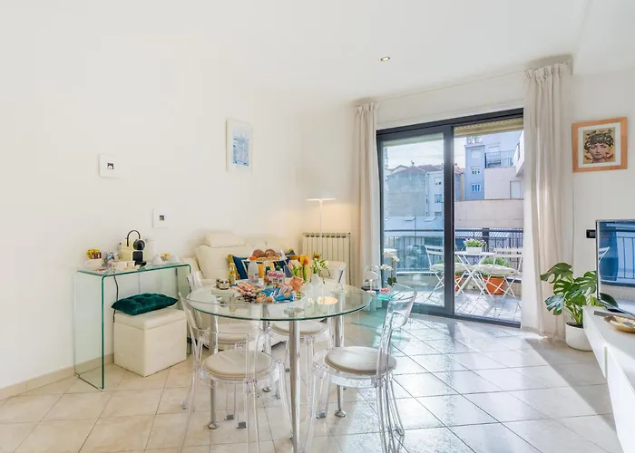 Des Etrangers Apartment *